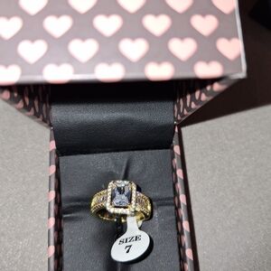 Elegant Gold and Silver Women's Ring